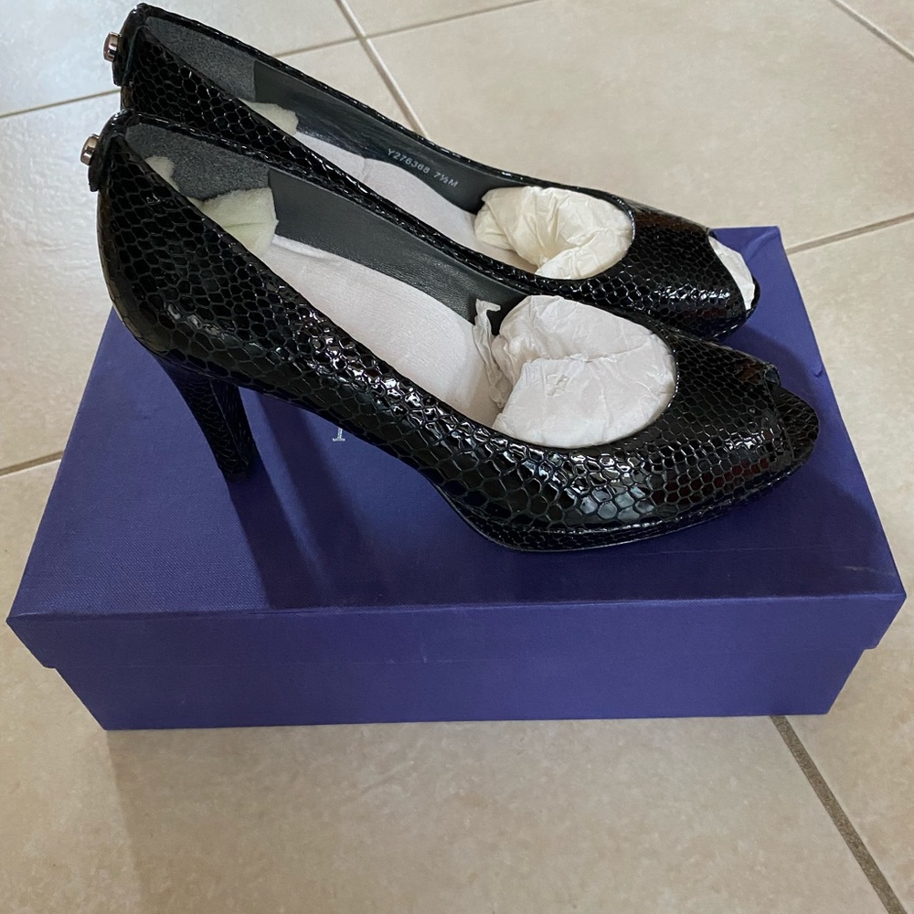 Stuart Weitzman Logoplainfild Crystal Snake Pumps